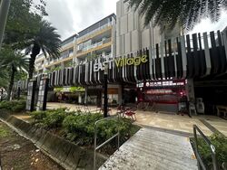 East Village (D16), Retail #585994131